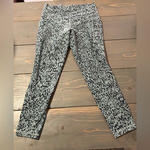 Athleta Salutation Stash II Tights